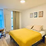 Large 2 Bedrooms Flat In City Center