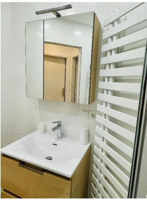 Large 2 Bedrooms Flat In Center