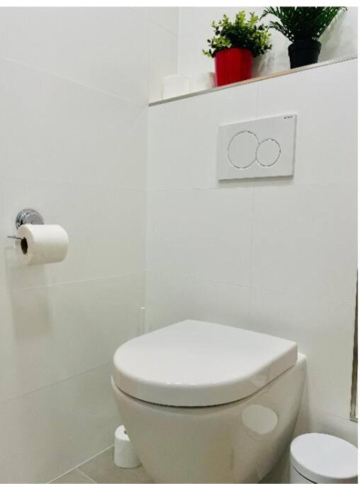 Large 2 Bedrooms Flat In Center Appartement